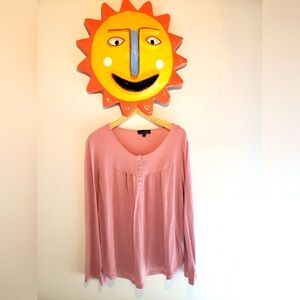 Suzanne Betro soft lightweight knit longsleeve pink top